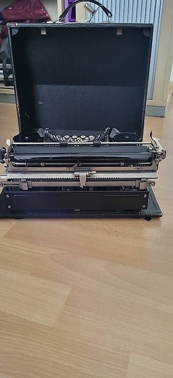 Macchine da scrivere: Continental Schreibmaschine – Usato da Bellach venduto da Kebjeer 1