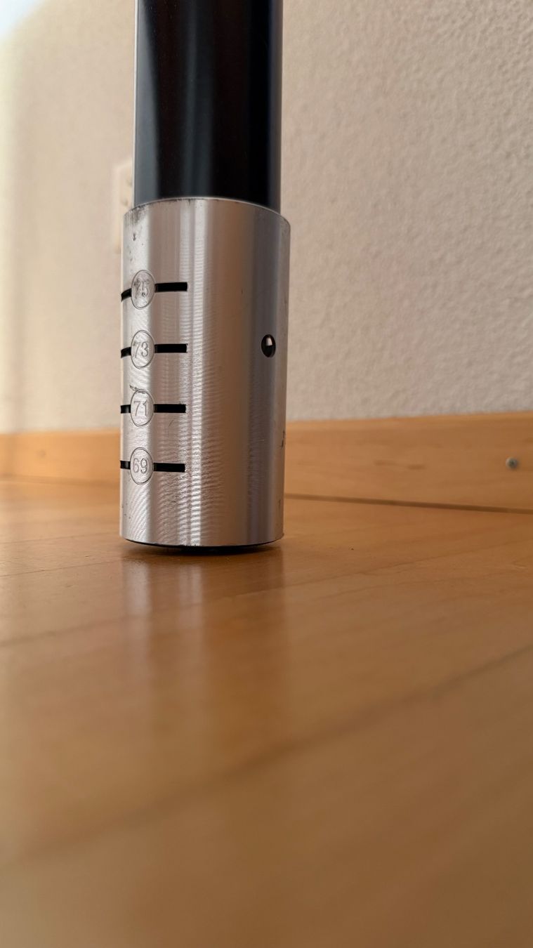 Scrivanie: Sehr stabiler Bürotisch – Usato da Wängi venduto da Habanaclub 1