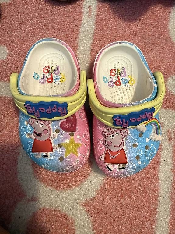 Crocs Schuhe für Jungen: Crocs Peppa Pig  taglia C4 – Gebraucht aus Gentilino von cas_jtt9