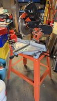 Scie à onglets radiale Einhell KGSZ 330 UG avec support