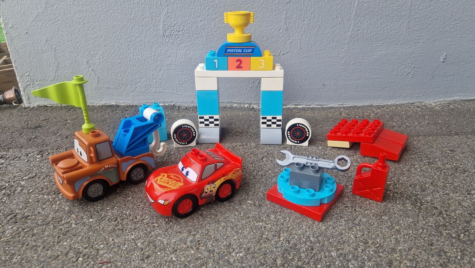 Lego Giocattoli: Lego Duplo Lightning McQueen  – Usato da Falera venduto da kittykitt