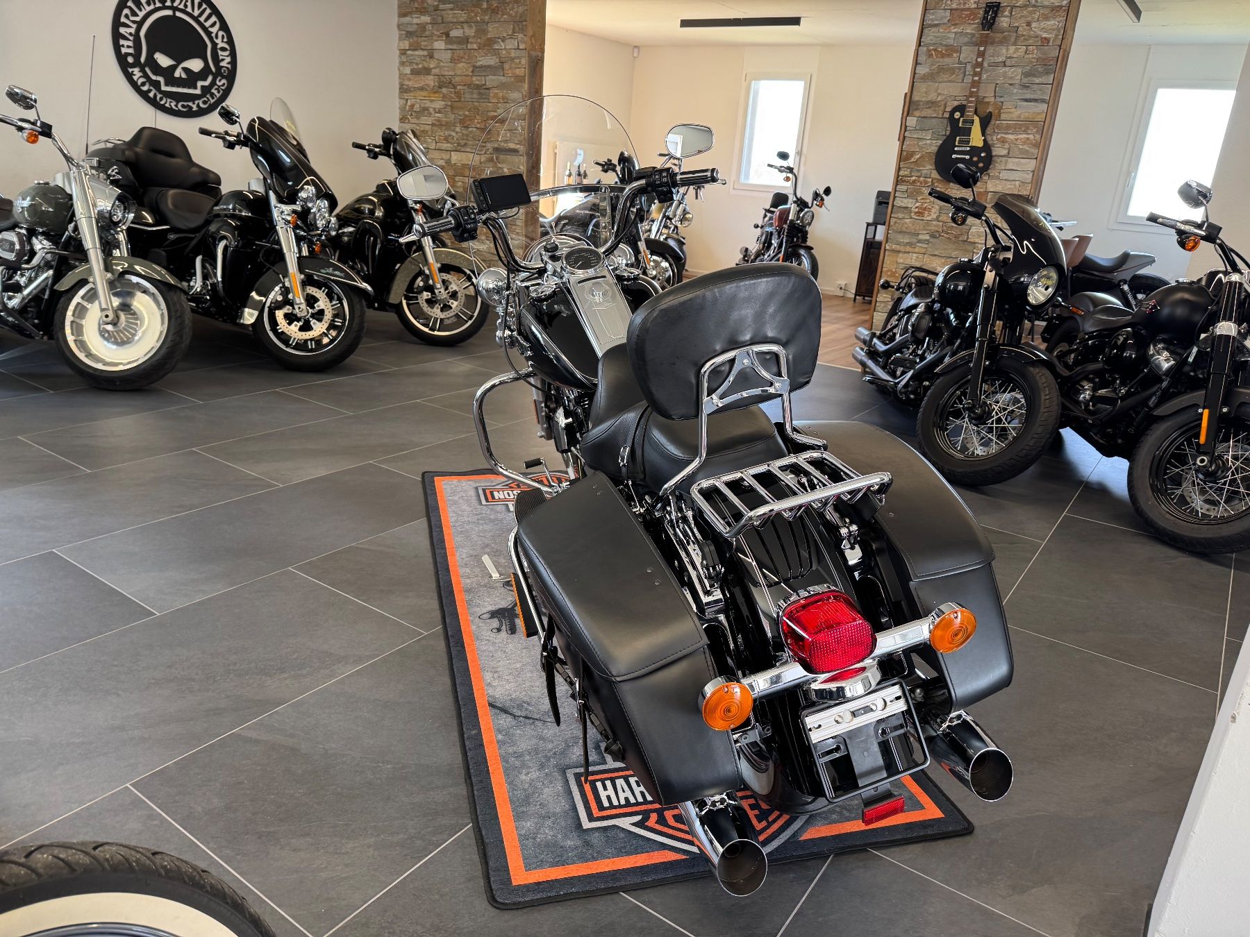 Harley-Davidson Chopper: Harley Davidson Road King 103 Touring LEASING POSSIBLE – Usato da Echallens venduto da HD90 6