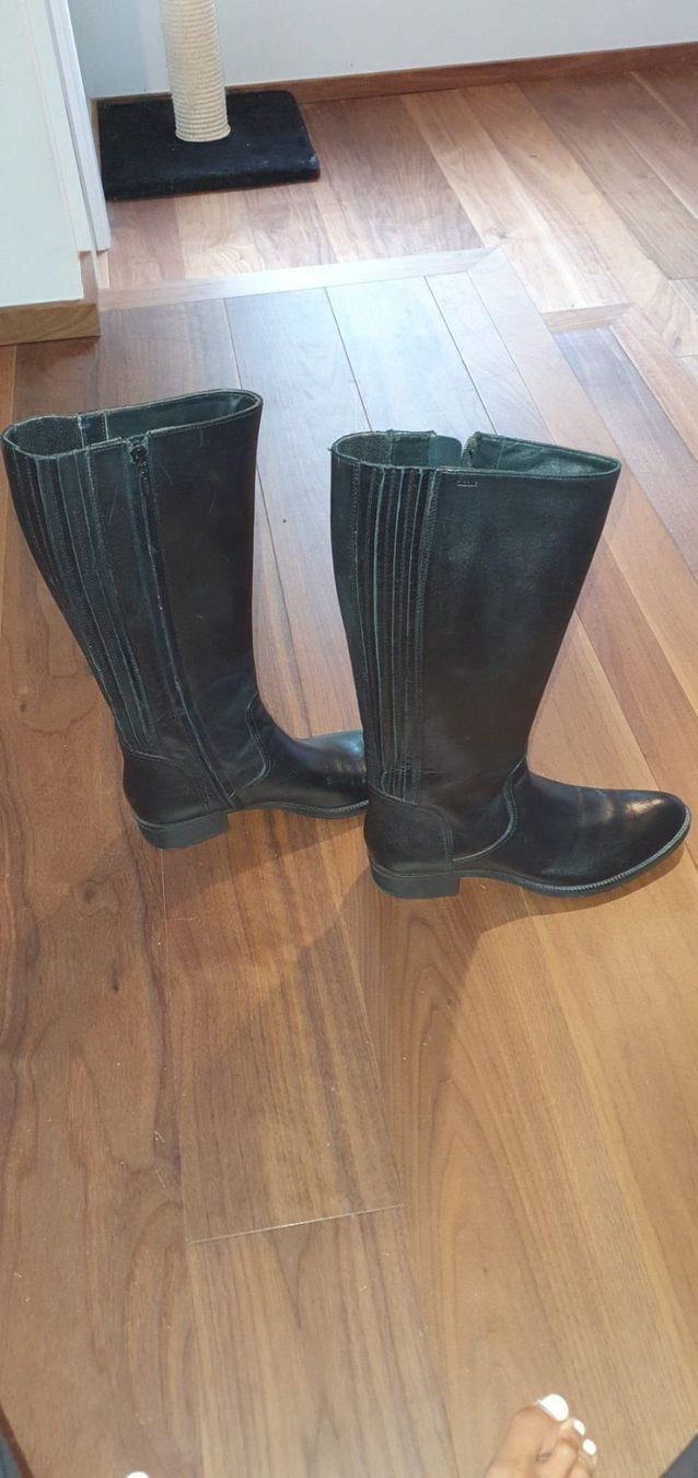 Geox Scarpe da donna: Bottes en cuir Geox – Usato da St-Sulpice VD venduto da juhdu 2