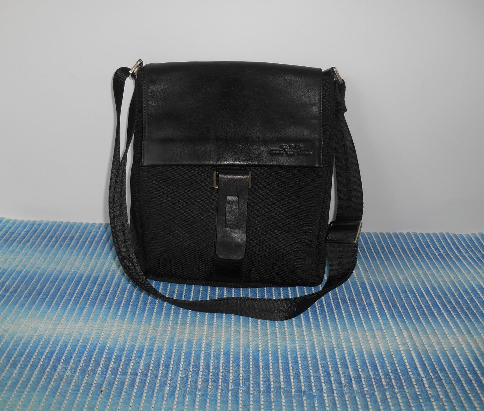 Armani Sacs: Emporio Armani Umhängetasche – D'occasion à Basel par chien008