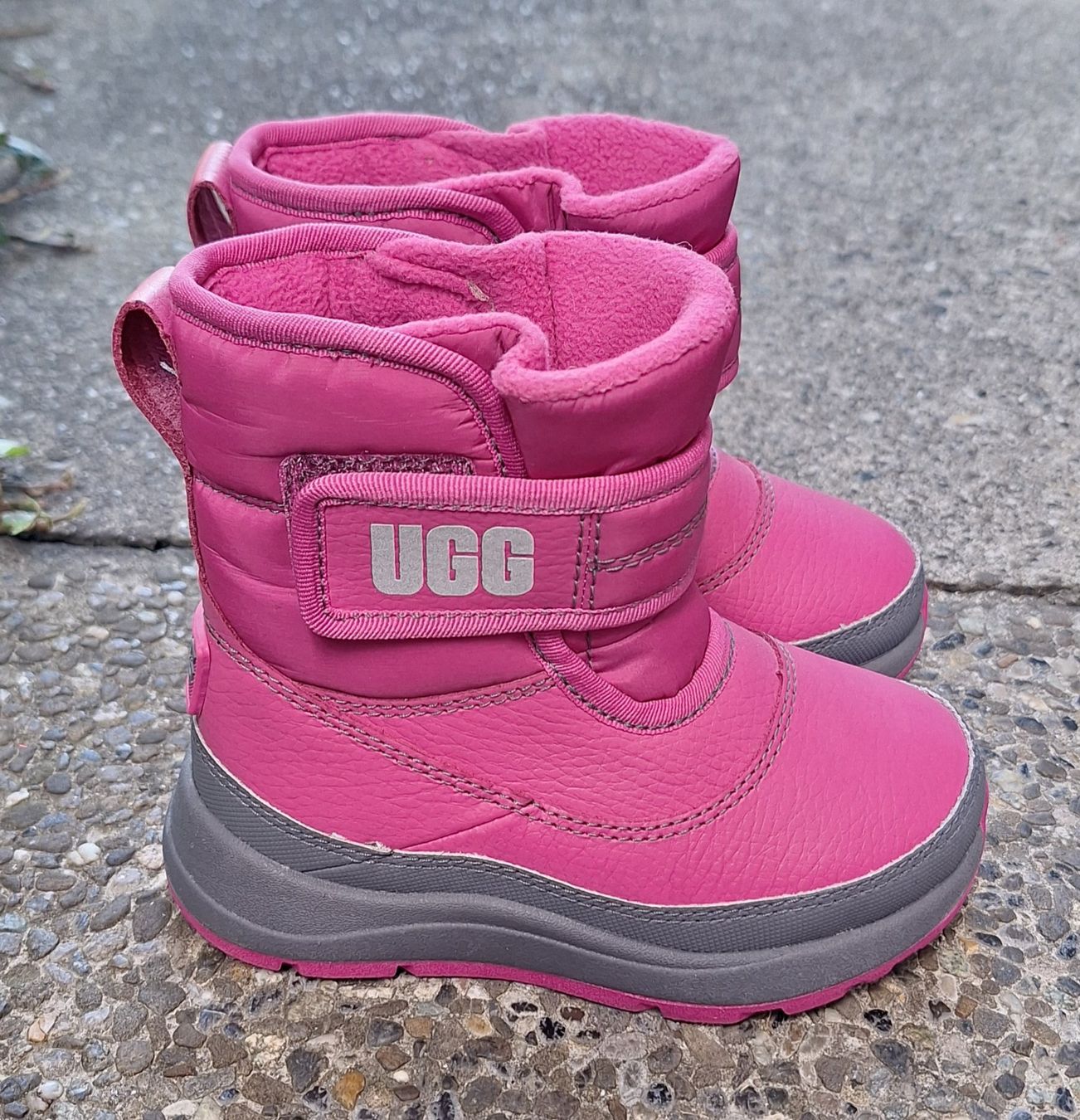 Ugg Schuhe für Mädchen: Neue UGG Winterstiefel Gr. 22 – Neu und originalverpackt aus Bern von Hope10 2