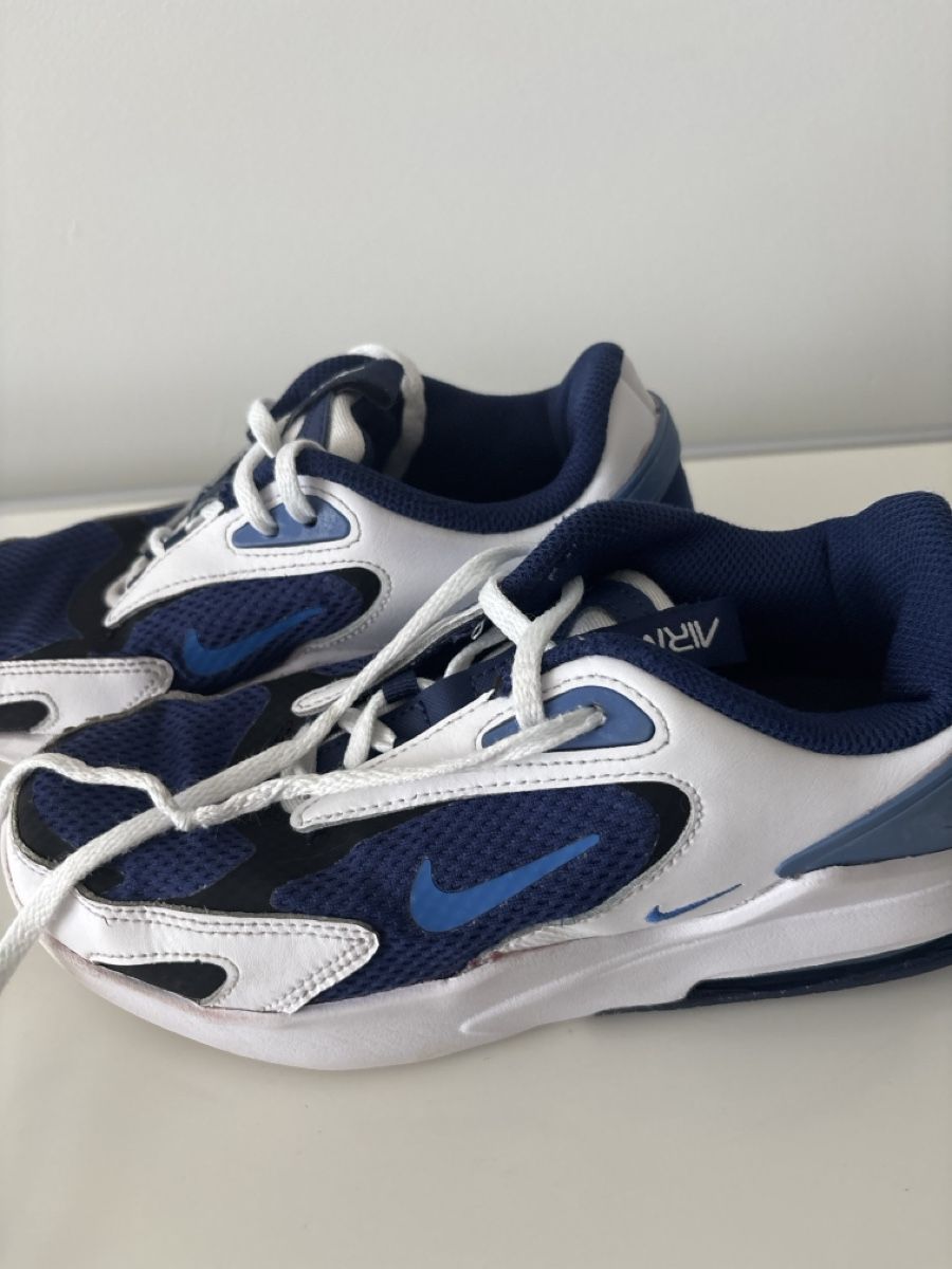 Nike Chaussures garçon: Nike Schuhe  – D'occasion à Salenstein par sehrgut 1