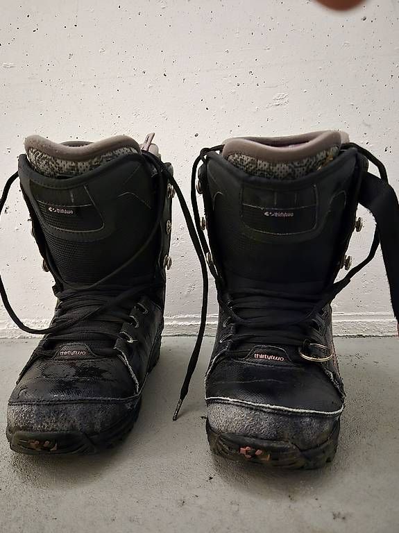 Scarpe da uomo: Snowboardschuhe Grösse 38.5 – Usato da Zürich venduto da Damaa