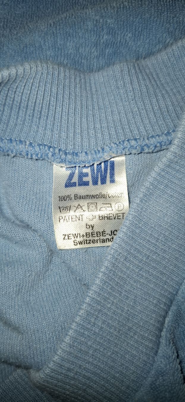Zewi Coperte: Zewi-Fixdecke Dunkelblau 70x 140cm – Usato da Zuzwil SG venduto da Zerospin 2