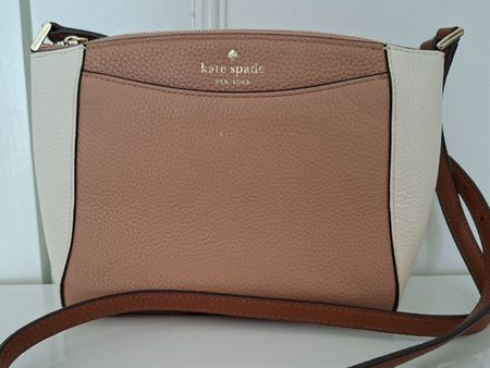 Kate Spade New York – sac bandoulière cuir beige camel