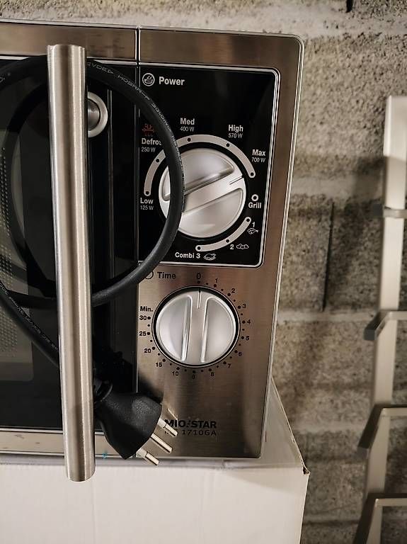 Forni: Four micro onde – Nuovo e nell'imballaggio originale da Plan-les-Ouates venduto da FOMI67