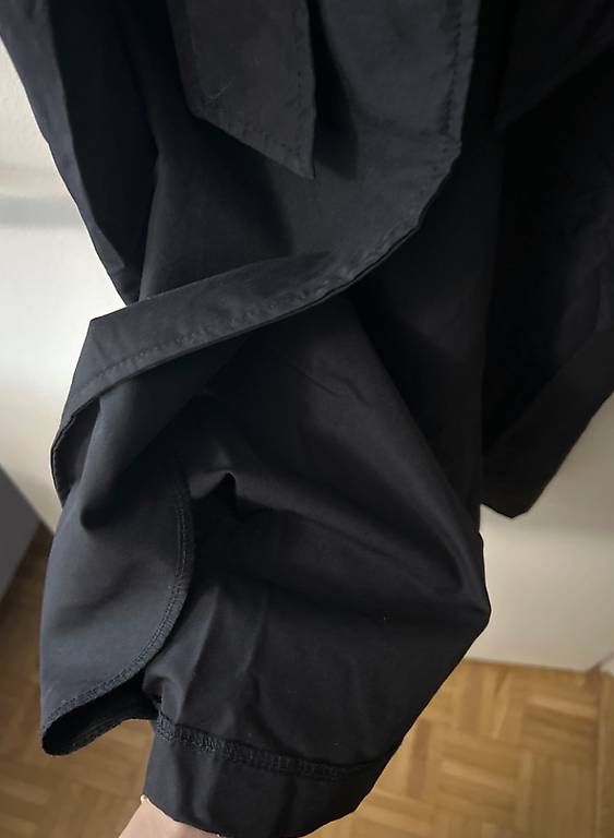 Cappotti: Manteau noir – Usato da Yverdon-les-Bains venduto da rca_d2cf 4