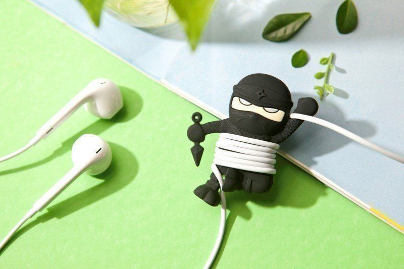 Telefoni cellulari / Smartphones: 2 x Kabelwickler Ninja Wrap – Nuovo e nell'imballaggio originale da Schwyz venduto da mucholoco 1