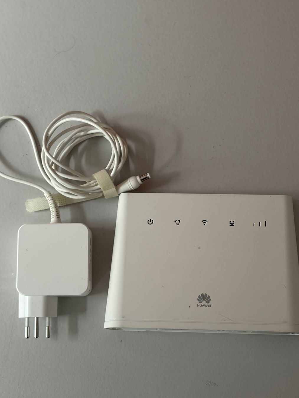 Huawei Modem & Router: Huawei B311-221 – Usato da Birsfelden venduto da Aleon77 3