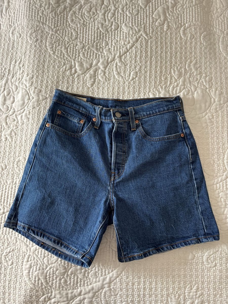 Levi's Jeans: Levis Damen Shorts - Grösse 27 - Neu – Nuovo (secondo la descrizione) da Zug venduto da alex___4