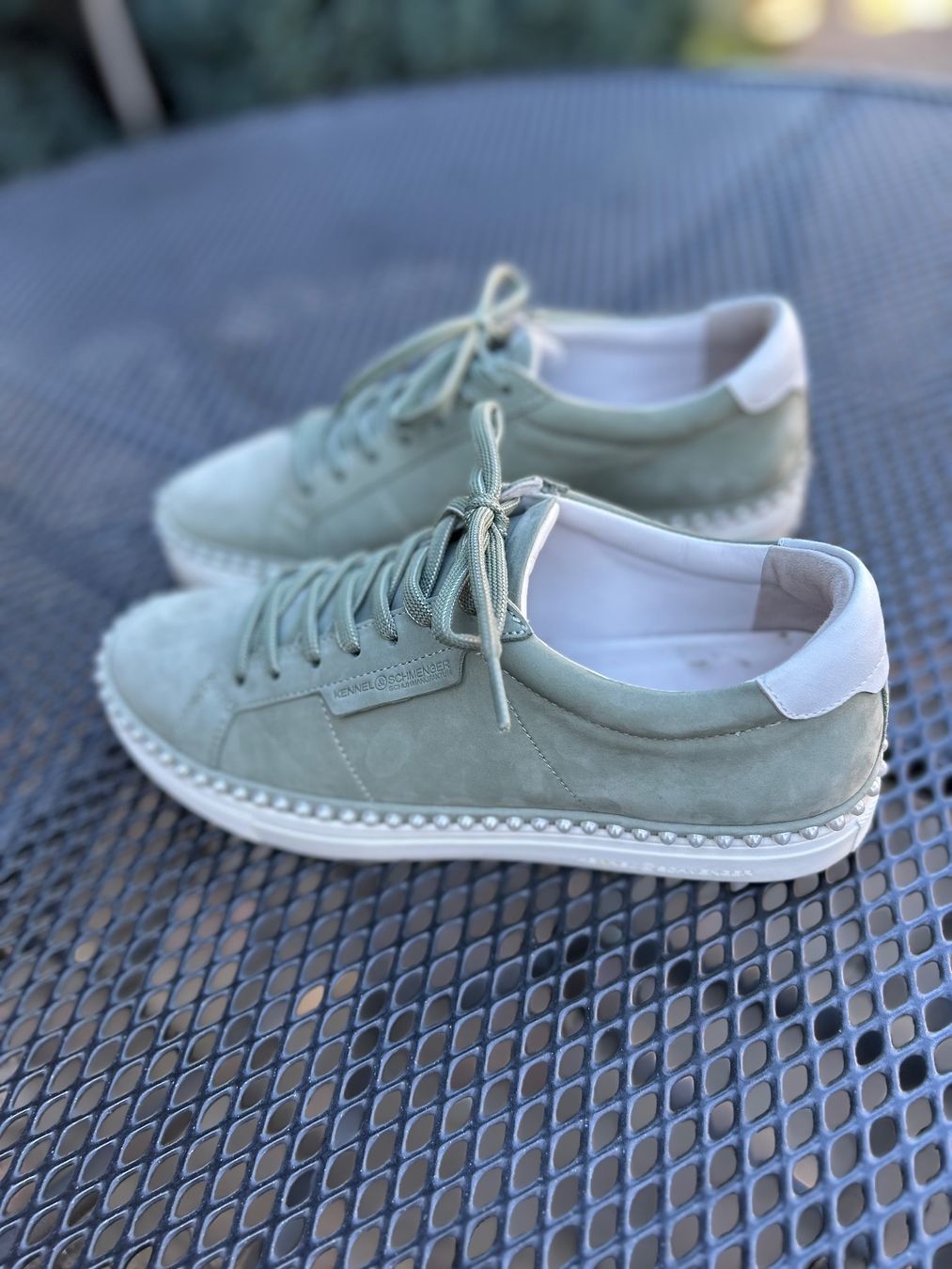 Kennel + Schmenger Scarpe da donna: Sneaker, Gr. 40, Kennel & Schmenger,  hellgrün, mit Perlen – Usato da Unterkulm venduto da Chipsi0709 2