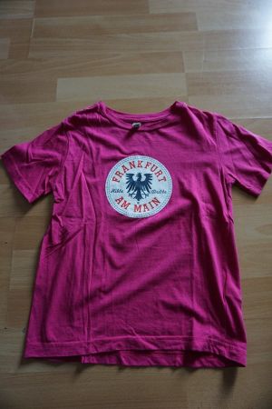 T-Shirt aus Frankfurt Gr.122/128