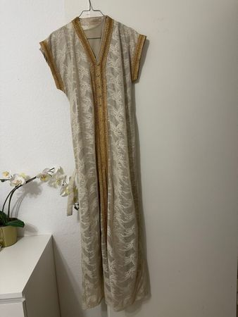 Elegantes Sommerkleid, Grösse M, ideal für warme Tage