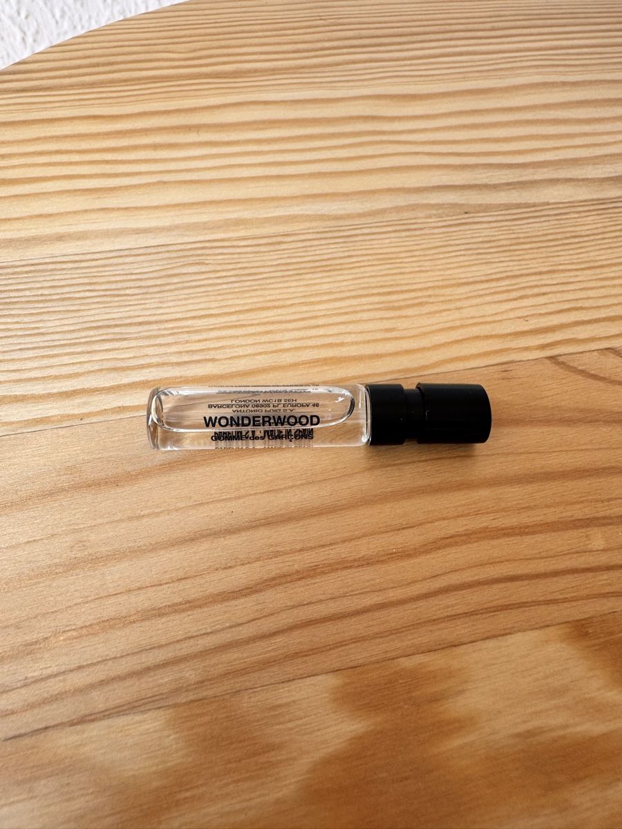 Comme Des Garcons Profumi & Eau de Toilette: Comme des Garcons WONDERWOOD Sample – Nuovo (secondo la descrizione) da Zürich venduto da AnnaSaskia