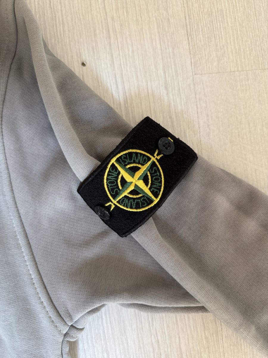 Stone Island Maglioni & Felpe: Sweat Stone Island à capuche gris  – Nuovo (secondo la descrizione) da Yverdon-les-Bains venduto da tan_z9n5 2