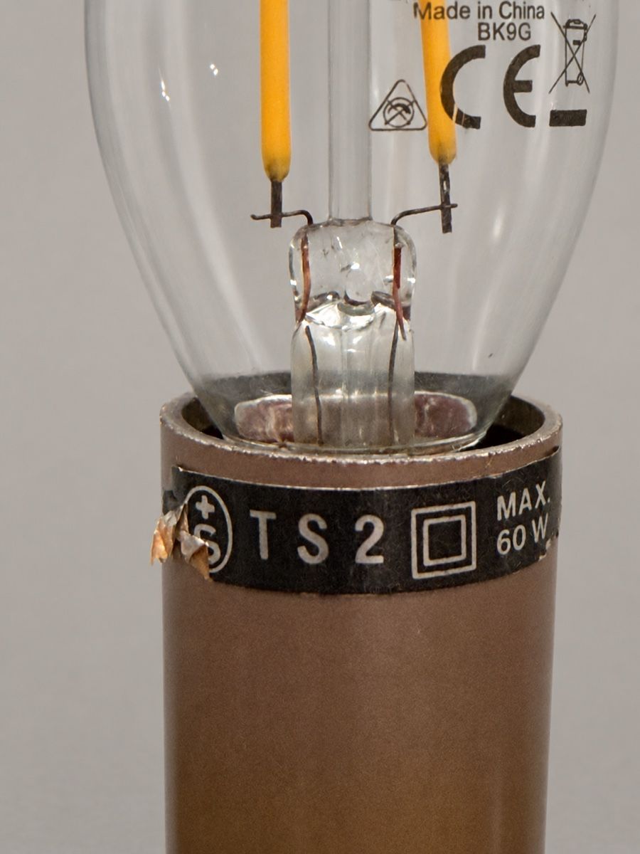 Temde Leuchten Lampade: Max Bill for Temde TS2 Brass Table Lamp   – Usato da Zuerich venduto da EMANUELEFEDERICO 3