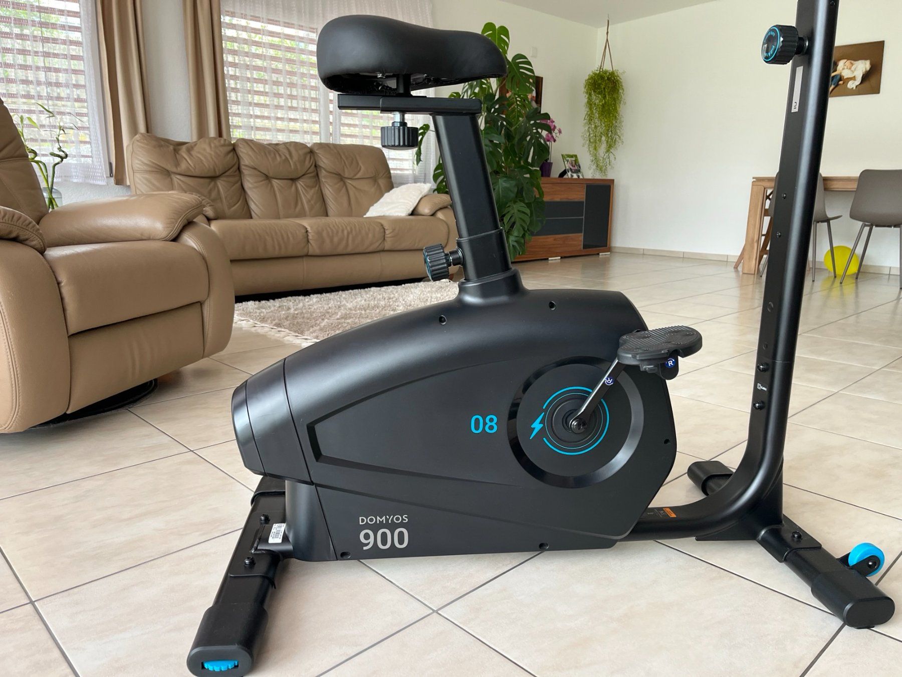 Hometrainer: Domyos Heimtrainer Bike 900 mit Eigenantrieb – Usato da Bremgarten AG venduto da jordico85 1