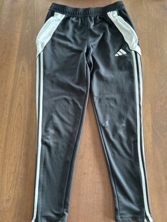 Adidas Trainingshose Gr. M, gebraucht für Sport oder Alltag