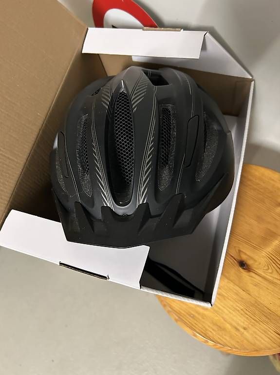 Caschi: Neuer Velohelm – Nuovo e nell'imballaggio originale da menziken venduto da xaver76 2