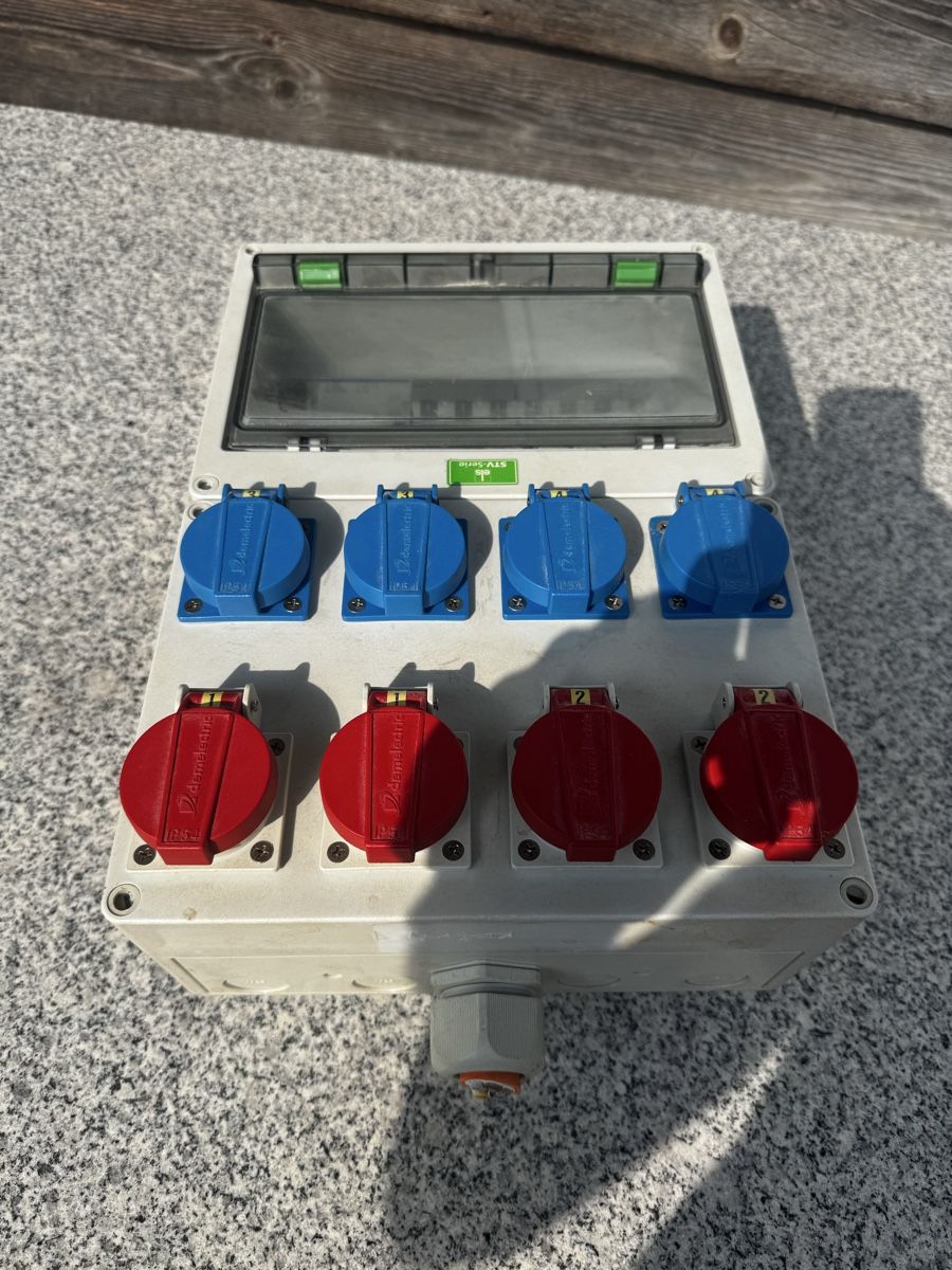 Elektrotechnik: Demelectric Baustromverteiler Stromverteiler – Gebraucht aus Tägerig von Alphaox