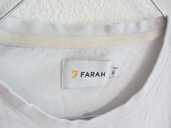 T-shirts: FARAH - T-Shirt weiss gemustert S – D'occasion à Zürich par Diazaio 1