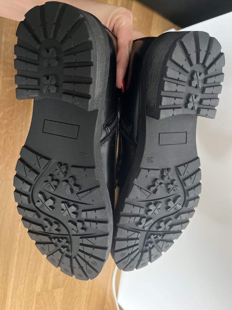 Damenschuhe: Stiefel – Neu (gemäss Beschreibung) aus Kriens von  7