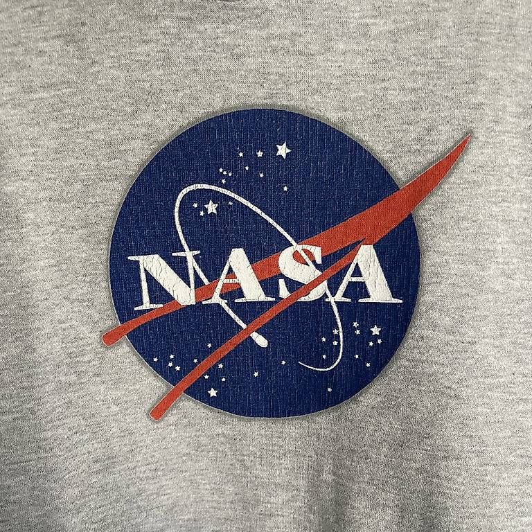 Maglioni & Felpe: Grauer NASA Pullover, Grösse M – Usato da Neerach venduto da twerner1 1