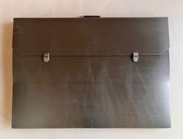 *Zeichenkoffer* *Aufbewahrung Bilder etc.* *62x87x6cm*