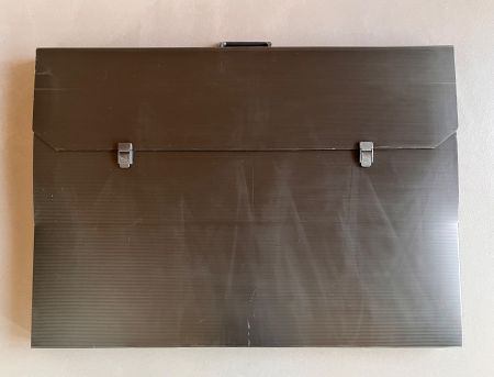 *Zeichenkoffer* *Aufbewahrung Bilder etc.* *62x87x6cm*