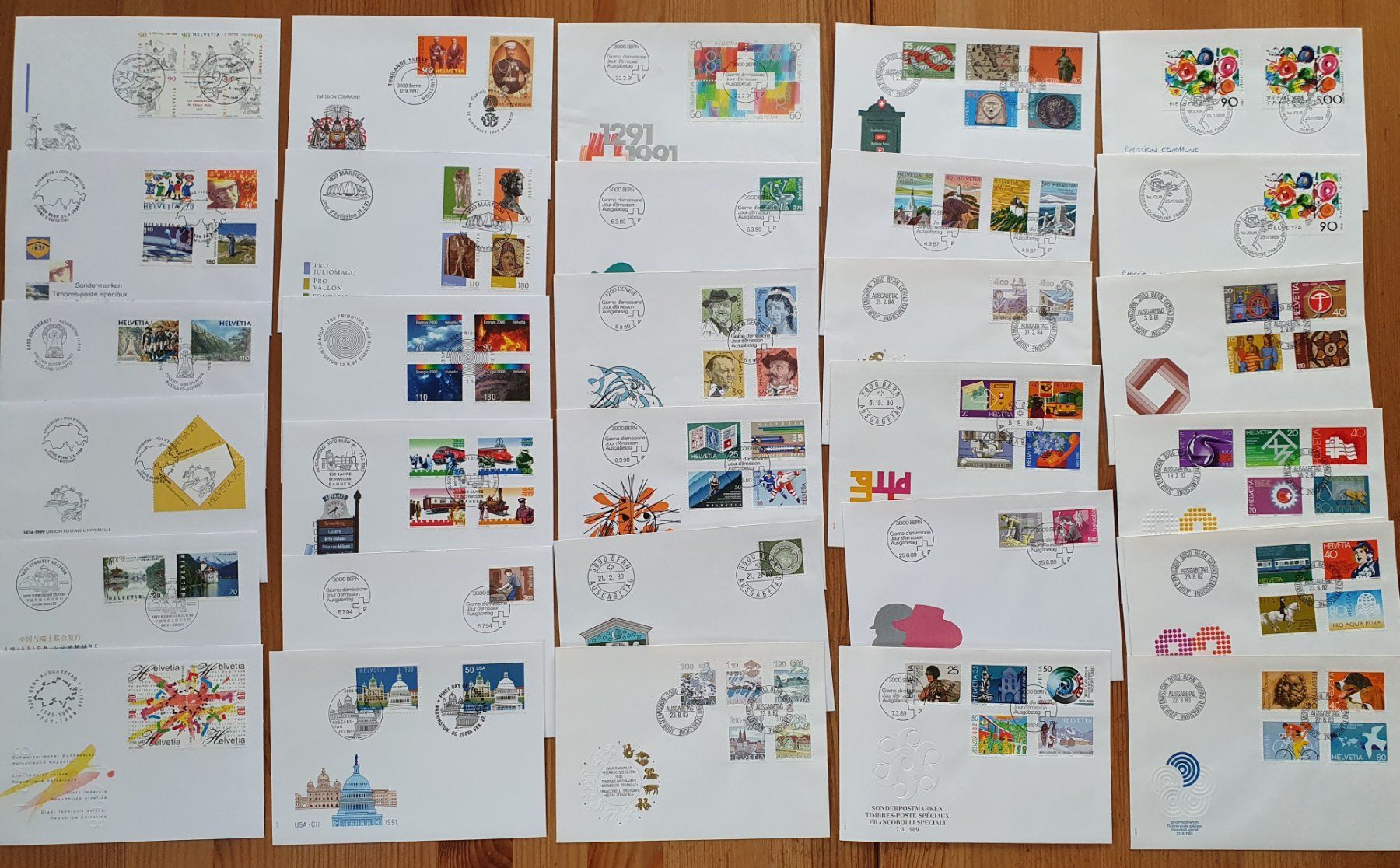 Tutti i francobolli: Schweiz: 900 verschiedene FDC 1960 - 2010 – Usato da Dällikon venduto da Minita 8