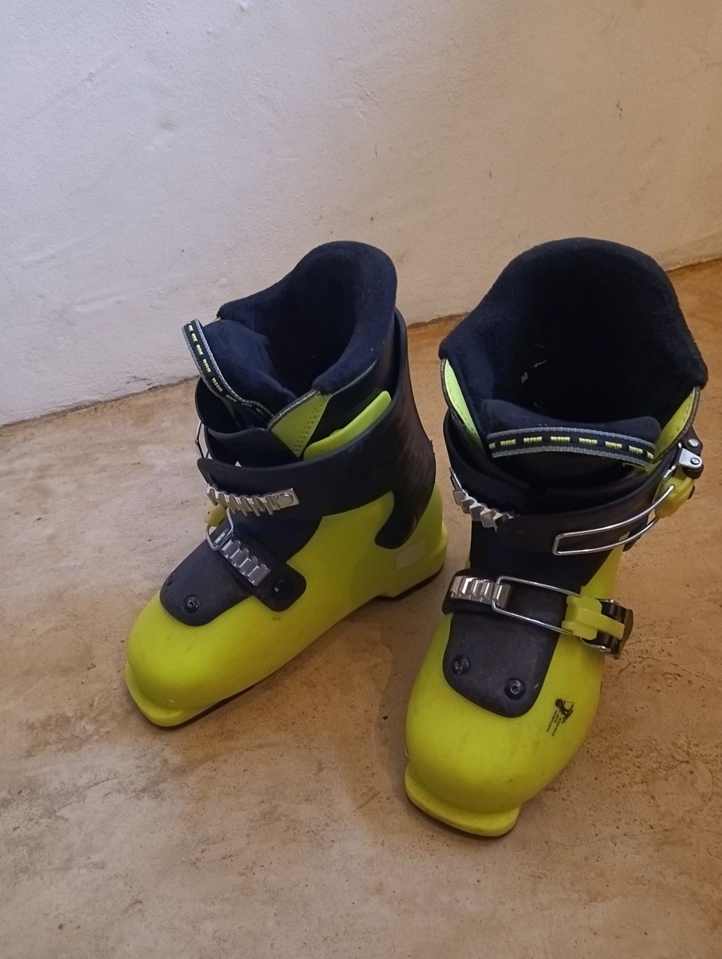 Schuhe für Jungen: Skischuhe 33 – Gebraucht aus Nänikon von aweiss01 2