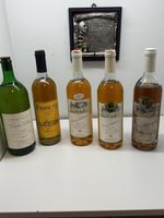 5 Flaschen Wein: 2x Grüner Veltliner, Frascati 2002, 2001