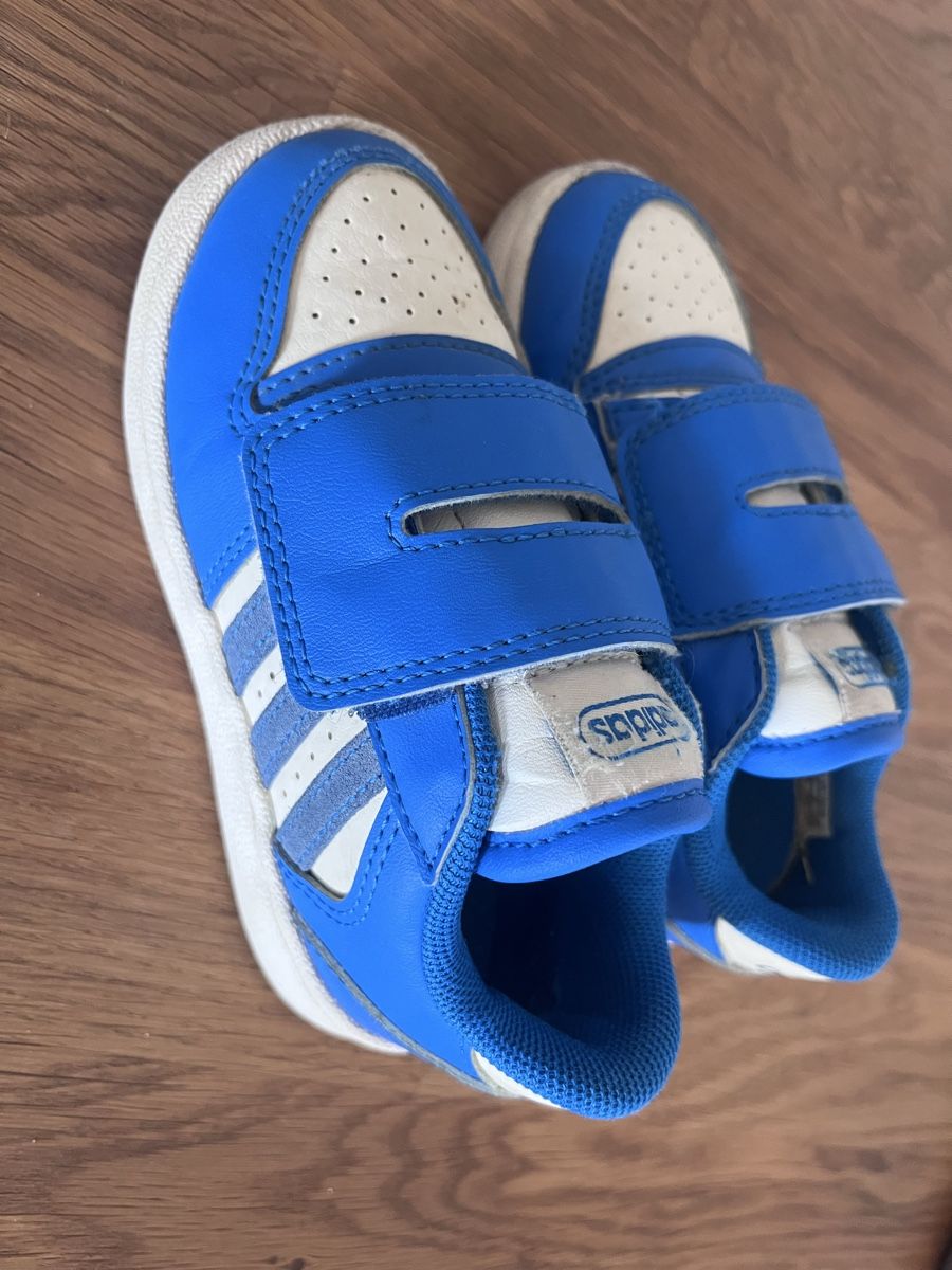Adidas Scarpe per ragazzi: Adidas Sneakers – Usato da Ostermundigen venduto da Mihela 1