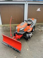 Rasentraktor Husqvarna mit Schneepflug professionell