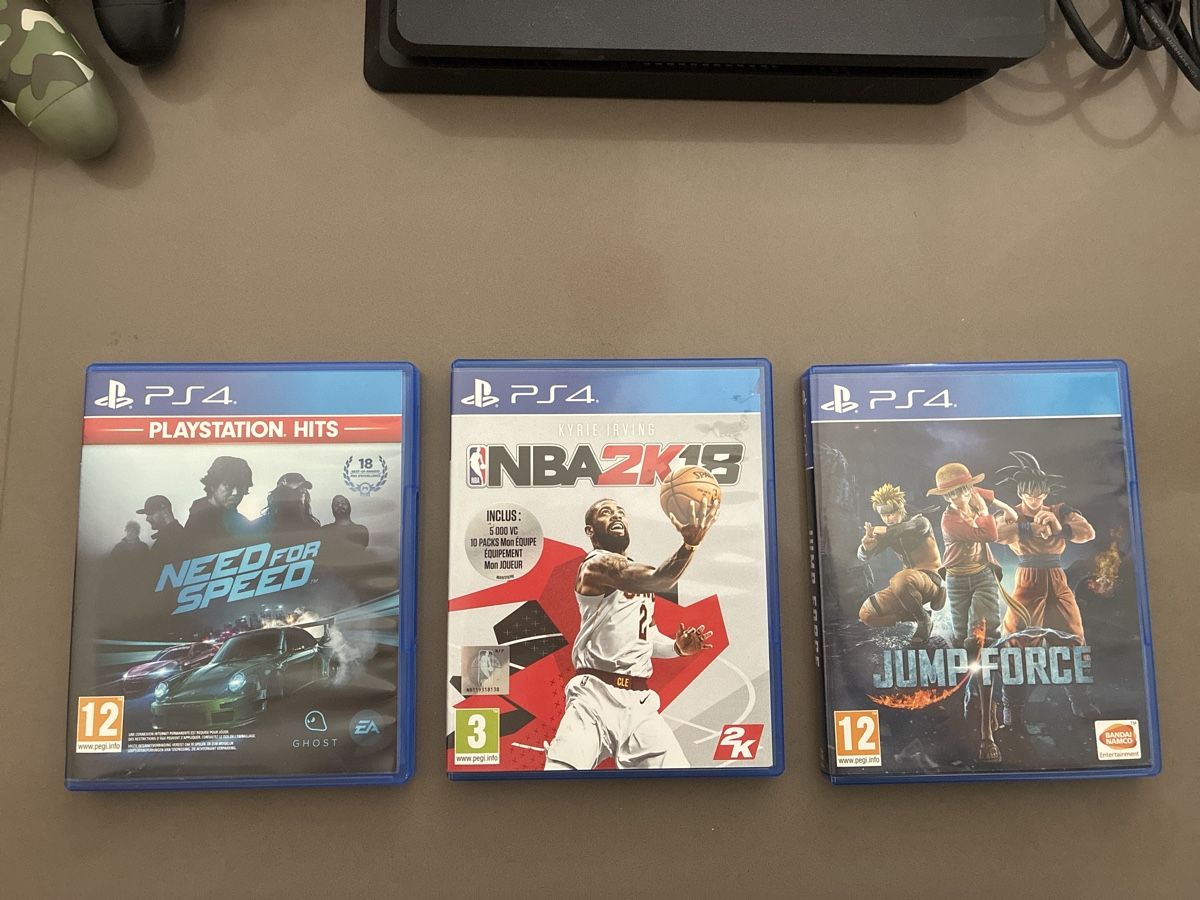 playstation-4-slim-500-g-3-jeux-3-manettes-chargeur-gebraucht-in