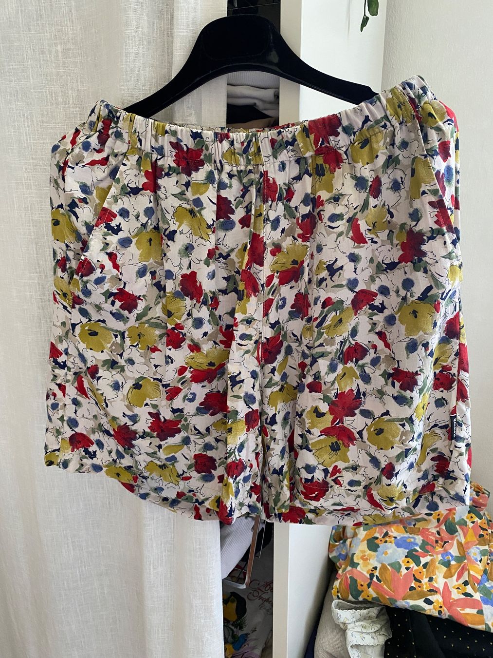 Pantaloni: Kuze Sommer Hose Blumen Viskose – Usato da Schlieren venduto da Winter06