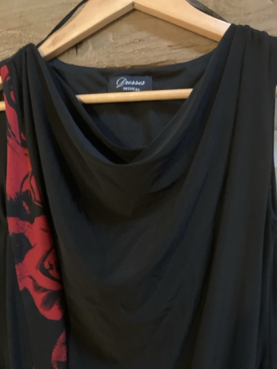 Vestiti: Kleid mit Wasserfallausschnitt – Nuovo (secondo la descrizione) da Dielsdorf venduto da Der_baer 1
