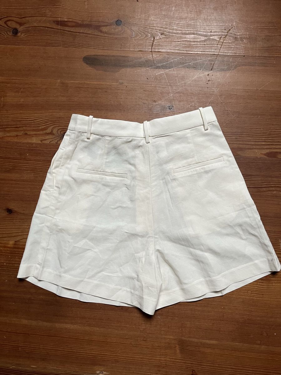 H&M Pantaloni: H&M shorts with tag – Nuovo e nell'imballaggio originale da Cevio venduto da alb_l8vk 1