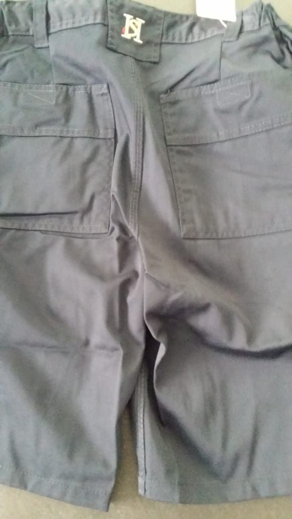 Hosen: Arbeits Schors Gr 50 Schwarz(NEU) – Neu (gemäss Beschreibung) aus Bischofszell von badza72 1