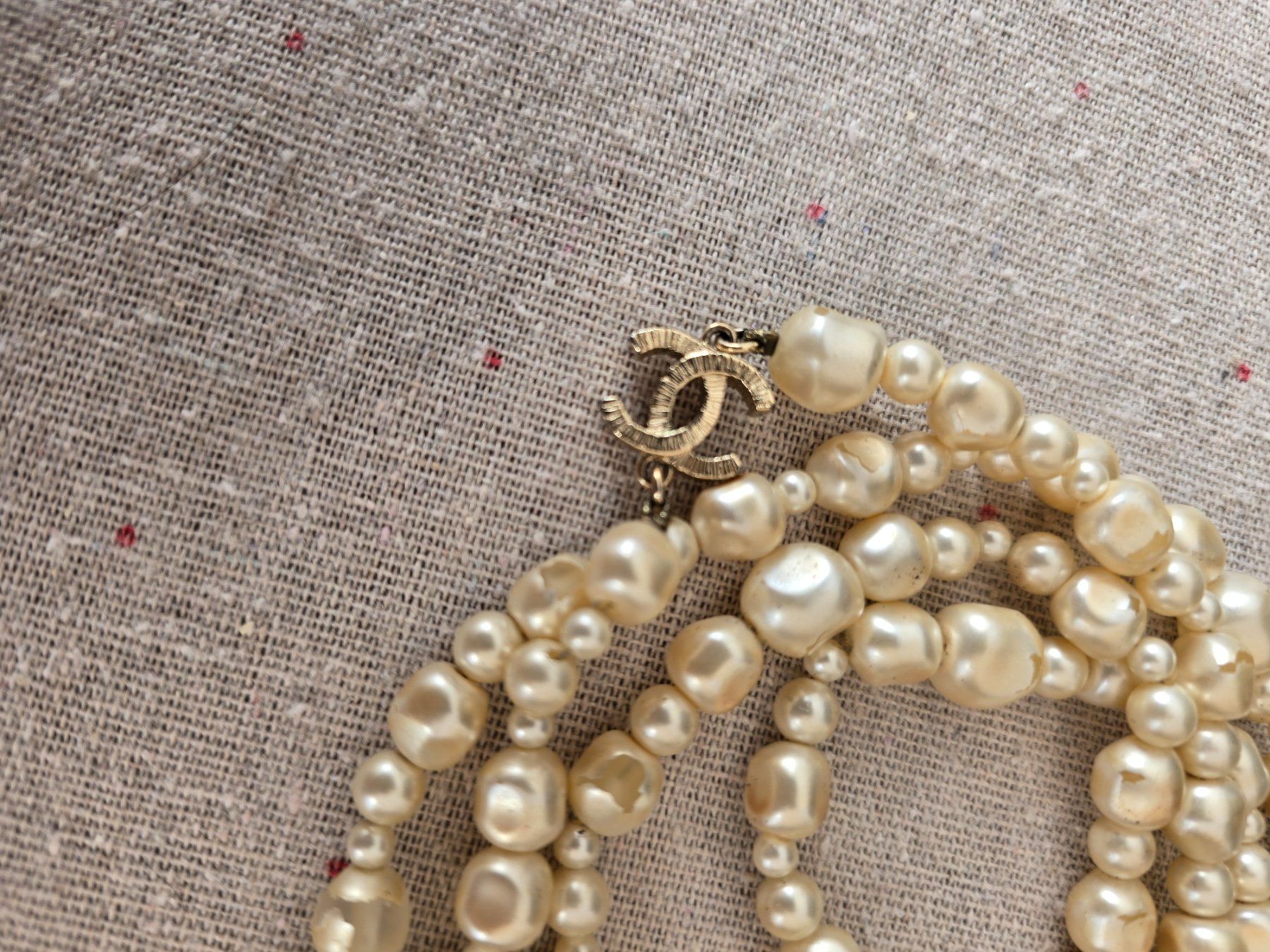 Chanel Catenine: Chanel Vintage Perlenkette – Usato da Bottmingen venduto da sandy_2 6