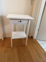 Nachttischli / Abstelltisch in Weiss