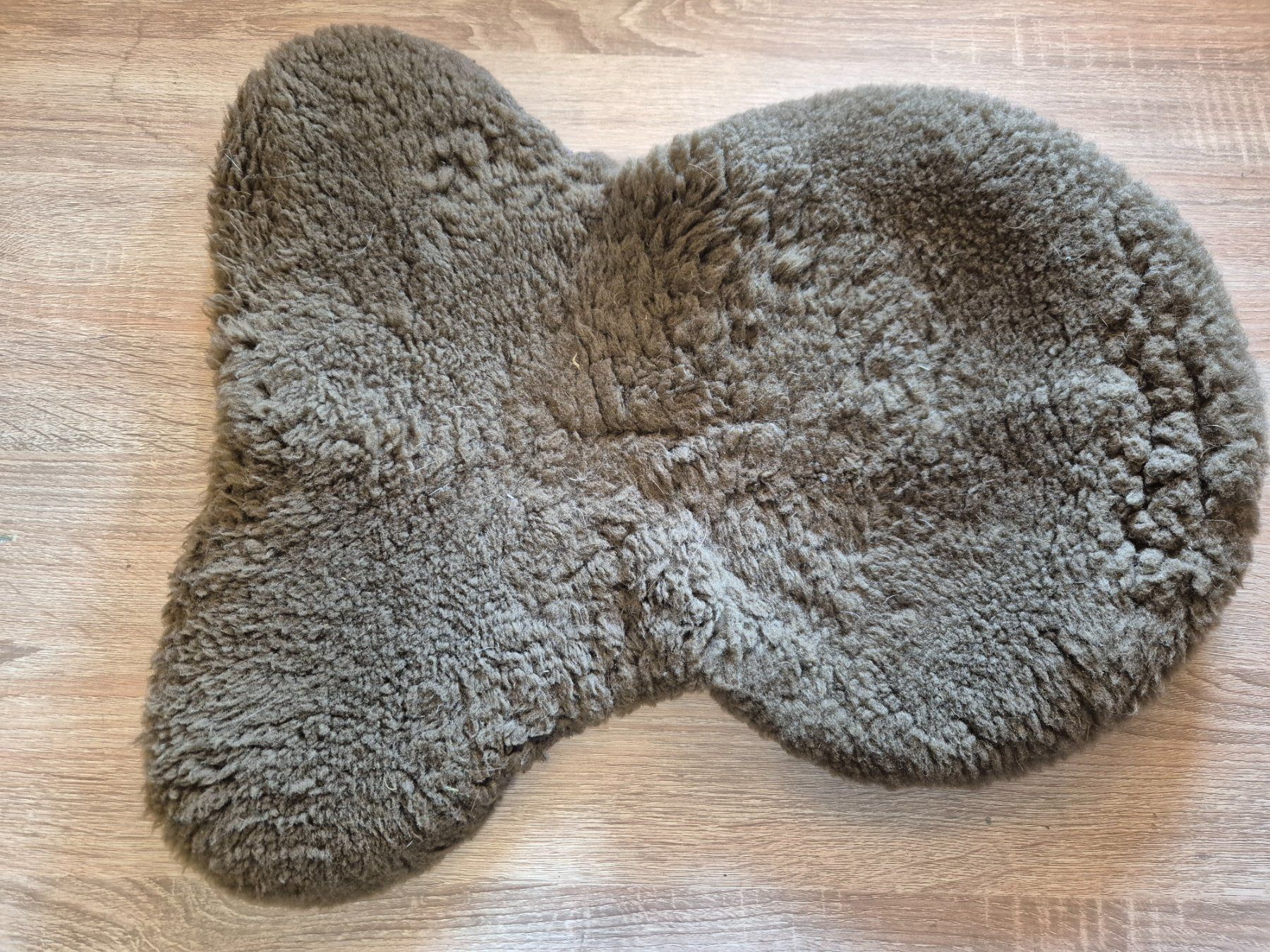 Selle & Accessori: Lammfell Sattelüberzug Sitzbezug – Usato da Meggen venduto da Orrinka20