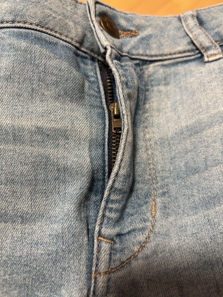 Jeans: Kurze Jeans 36 – Usato da Kesswil venduto da Branca-01 1