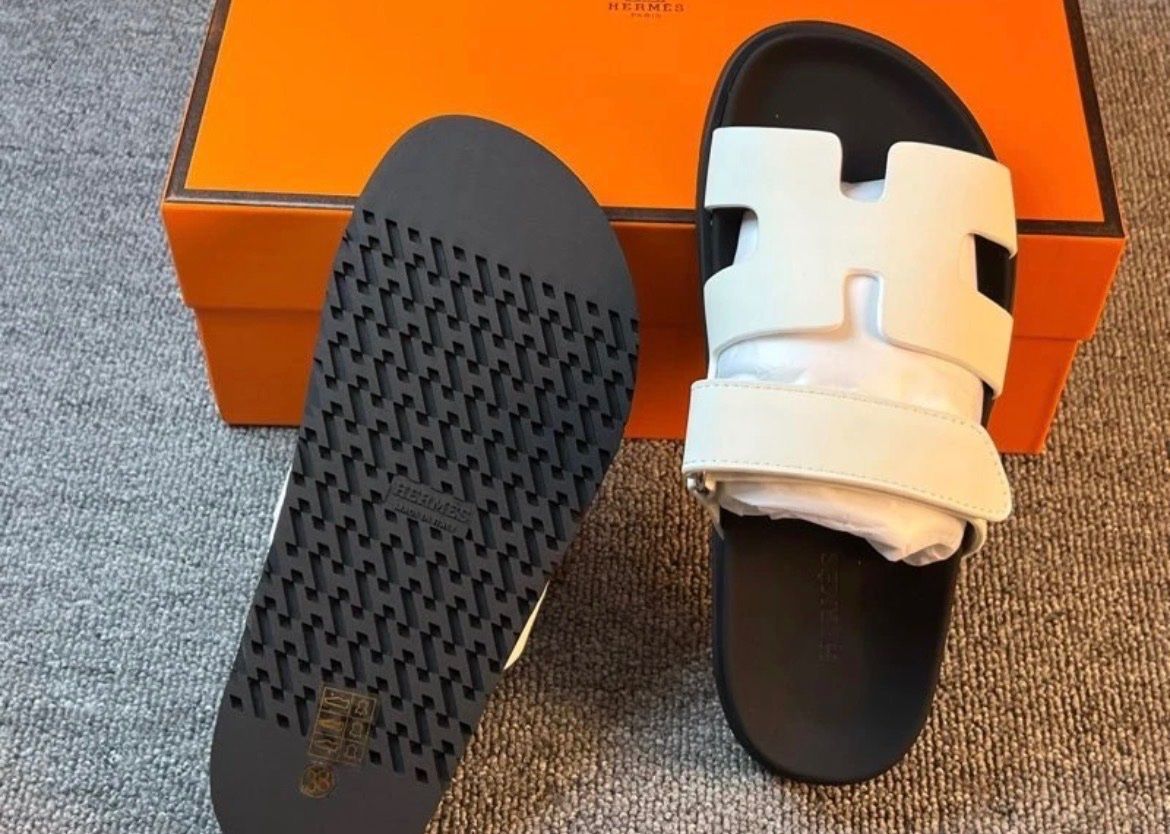 Hermès Damenschuhe: Sandale Chypre Hermes White/Black – Neu und originalverpackt aus Courrendlin von Lw_Resell 2