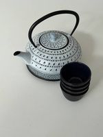 Japanische Teekanne Gusseisen weiss