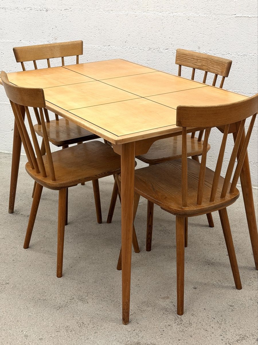 Horgen Glarus Set di tavolo e panche: Table Hans Bellmann / Horgenglarus 1950 + 4 chaises Victoria – Usato da Genève venduto da vintageMC 2